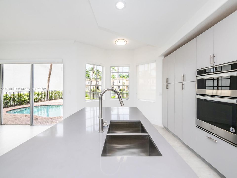 En Renta: $13,995 (4 camas, 4 baños, 3250 Pies cuadrados)