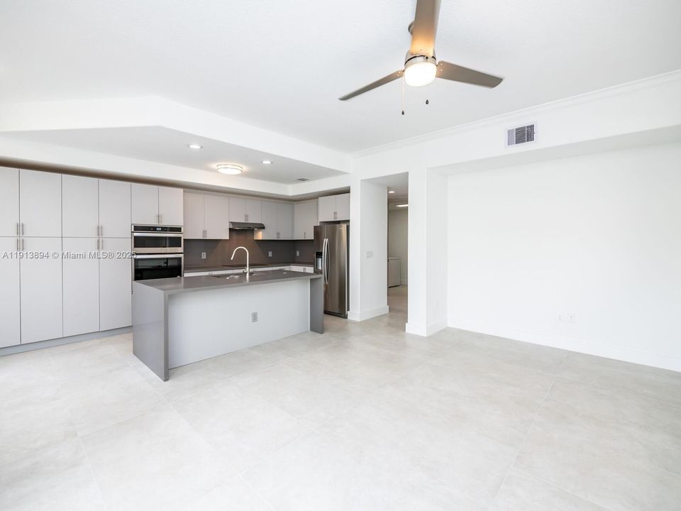 En Renta: $13,995 (4 camas, 4 baños, 3250 Pies cuadrados)