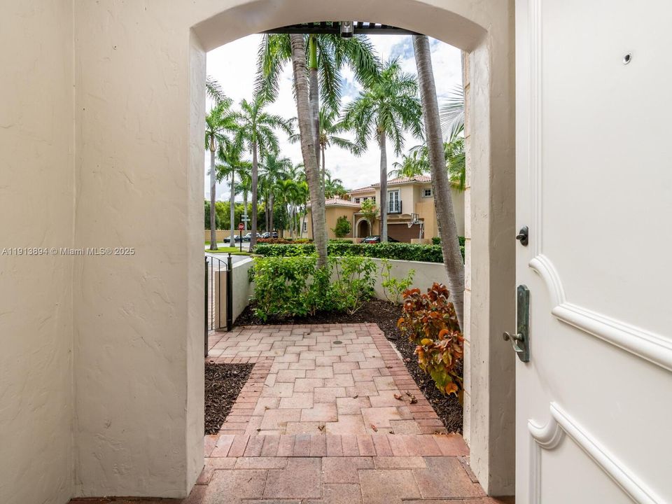 En Renta: $13,995 (4 camas, 4 baños, 3250 Pies cuadrados)