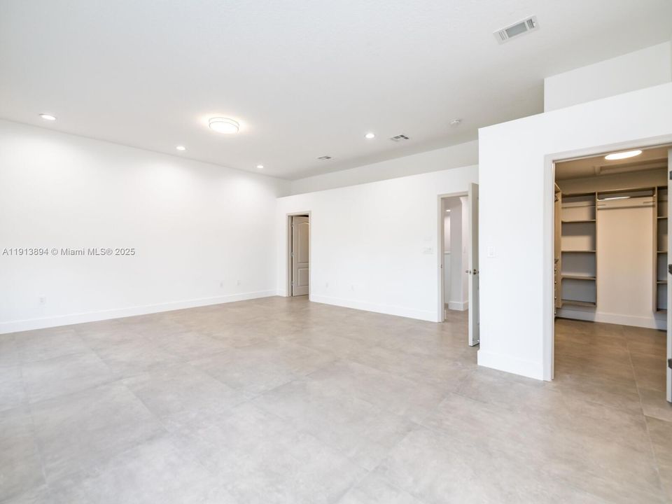 En Renta: $13,995 (4 camas, 4 baños, 3250 Pies cuadrados)