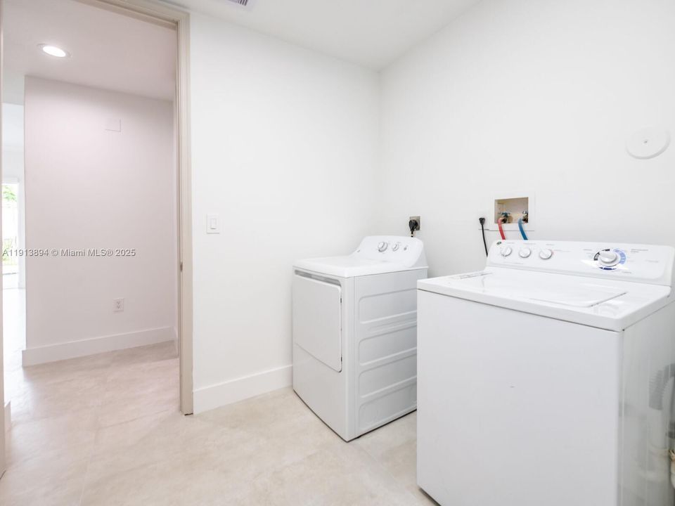 En Renta: $13,995 (4 camas, 4 baños, 3250 Pies cuadrados)