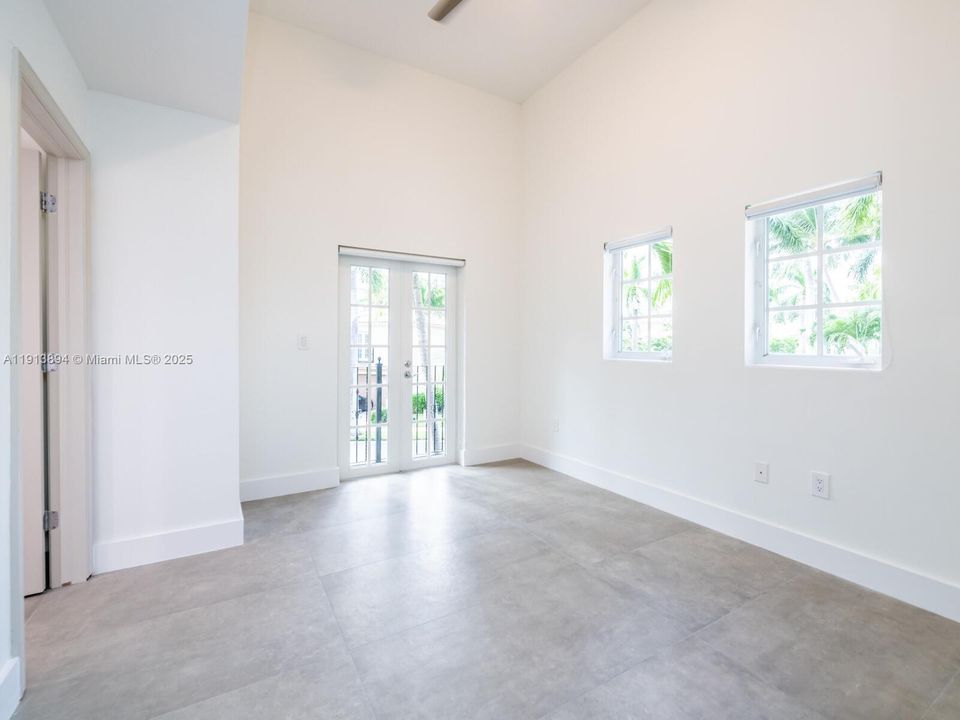 En Renta: $13,995 (4 camas, 4 baños, 3250 Pies cuadrados)