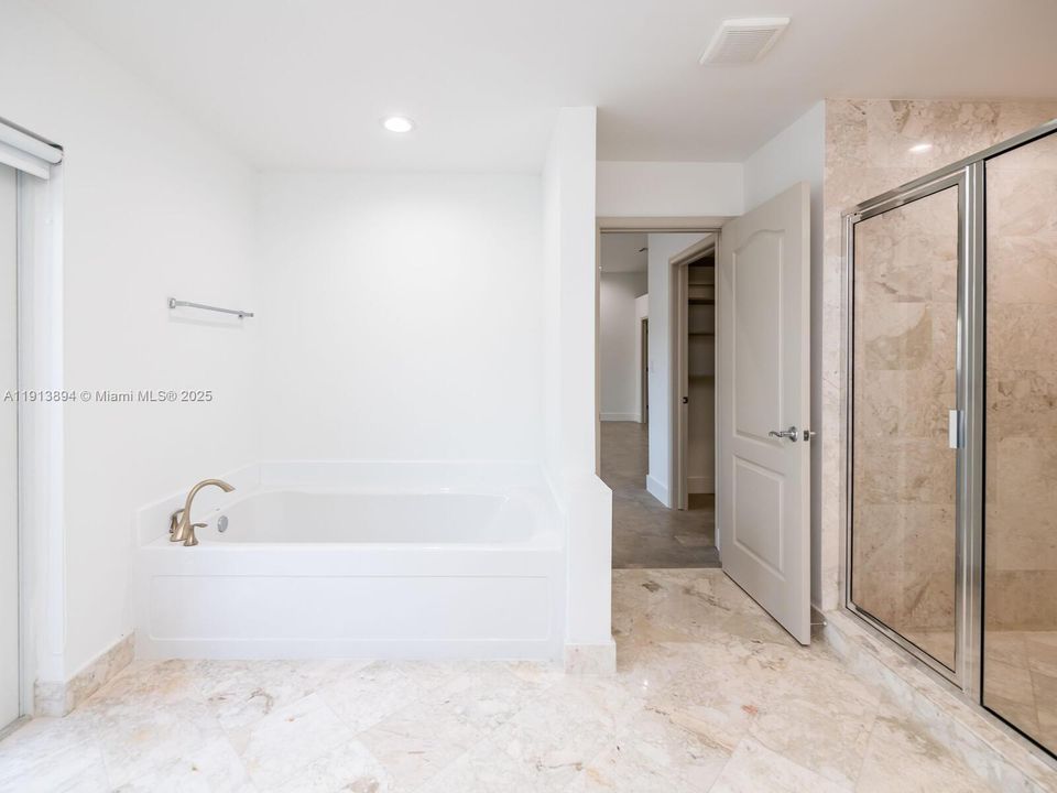 En Renta: $13,995 (4 camas, 4 baños, 3250 Pies cuadrados)