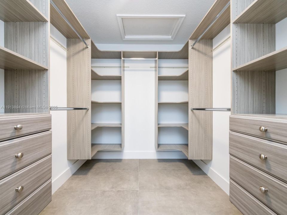 En Renta: $13,995 (4 camas, 4 baños, 3250 Pies cuadrados)