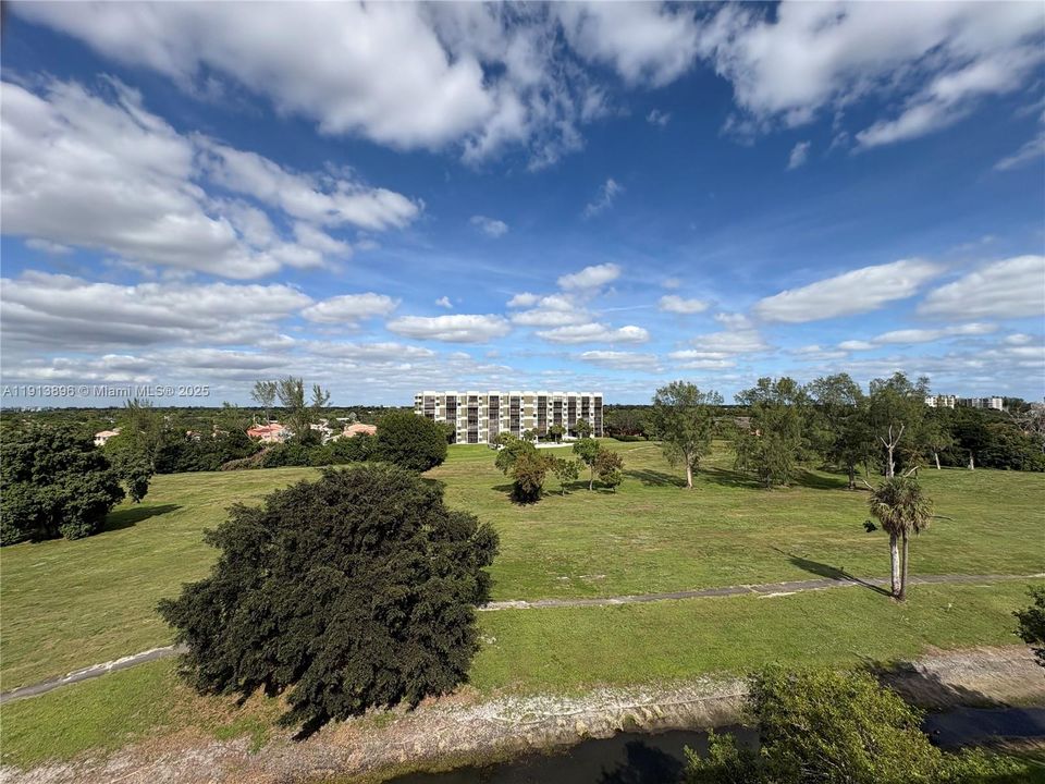 待售: $160,000 (2 贝兹, 2 浴室, 1148 平方英尺)