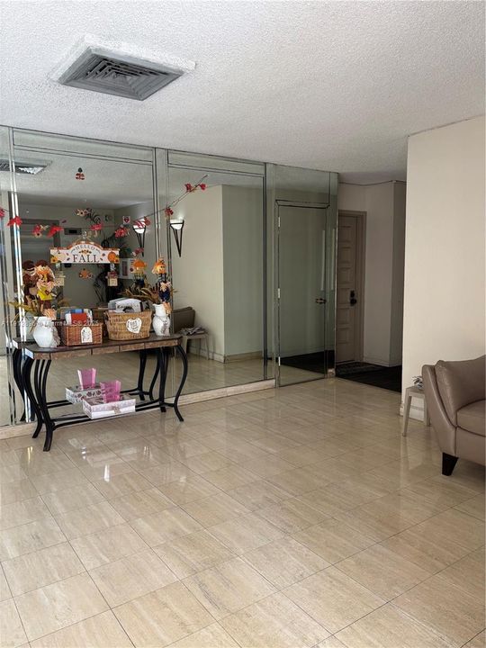 待售: $160,000 (2 贝兹, 2 浴室, 1148 平方英尺)