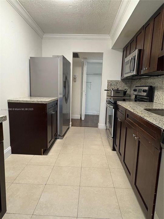 待售: $160,000 (2 贝兹, 2 浴室, 1148 平方英尺)