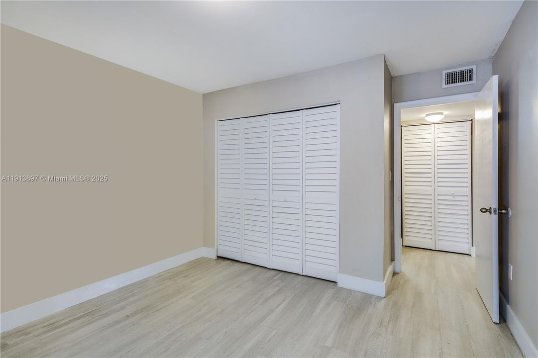 For Rent: $2,400 (2 beds, 2 baths, 1044 Square Feet)