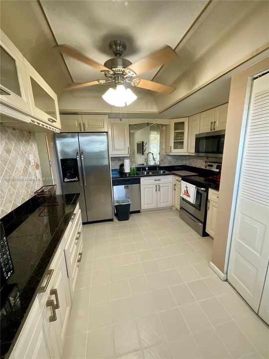 待售: $134,900 (2 贝兹, 2 浴室, 1000 平方英尺)