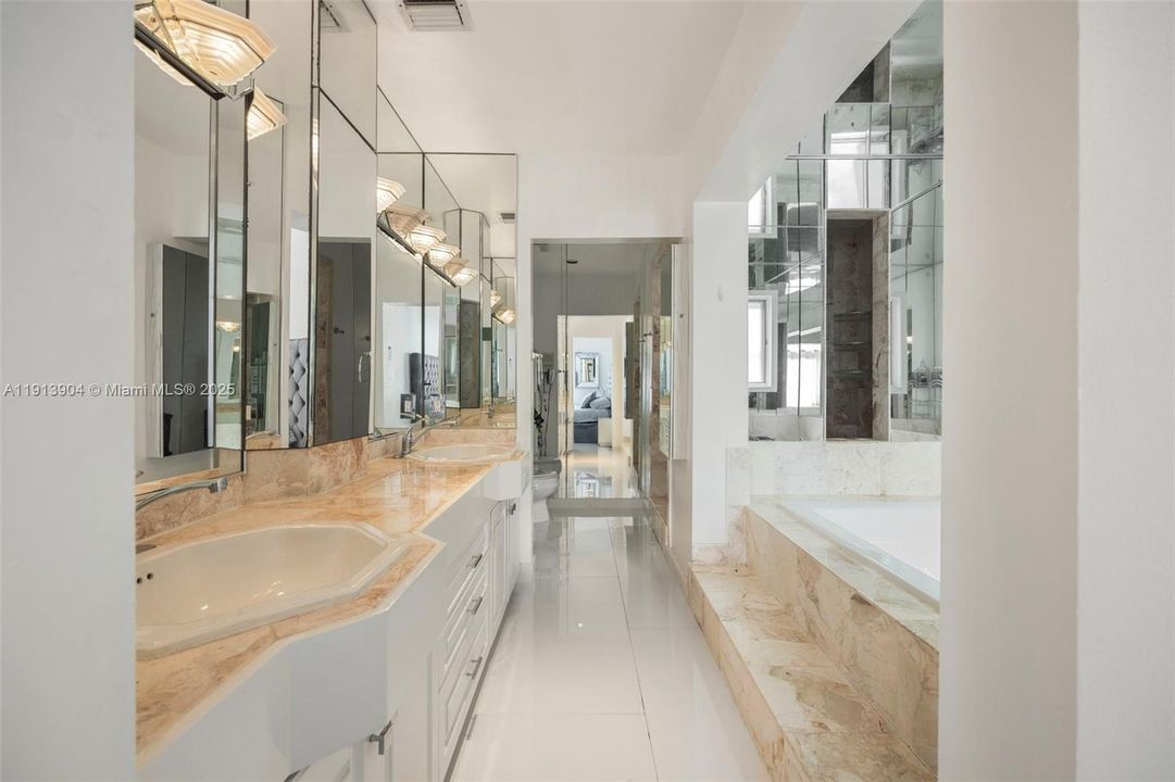 待售: $2,900,000 (5 贝兹, 3 浴室, 0 平方英尺)