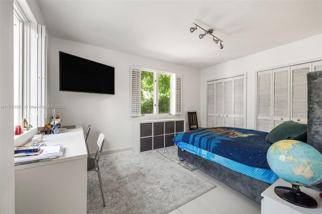 待售: $2,900,000 (5 贝兹, 3 浴室, 0 平方英尺)