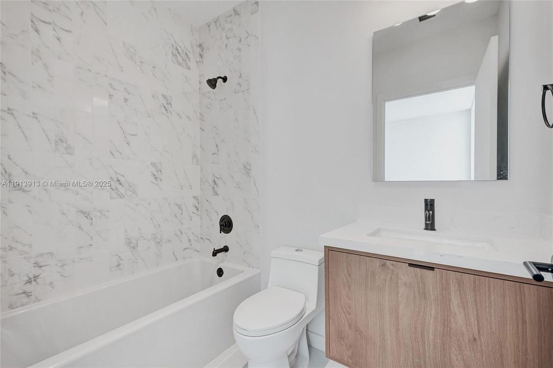 出租: $7,000 (3 贝兹, 3 浴室, 0 平方英尺)