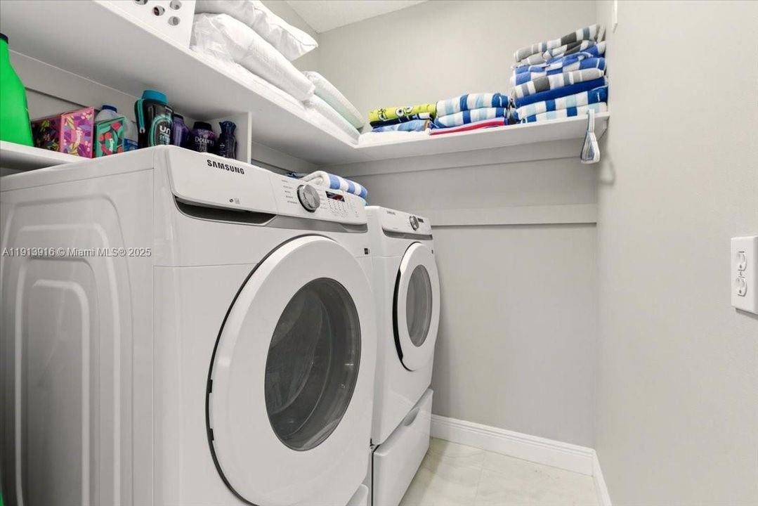 待售: $799,900 (3 贝兹, 2 浴室, 1750 平方英尺)