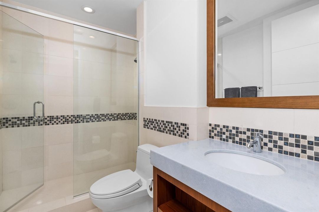 Guest bedroom