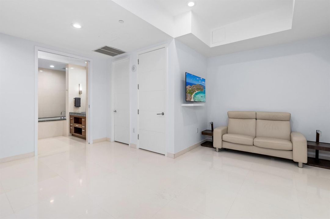Guest bedroom