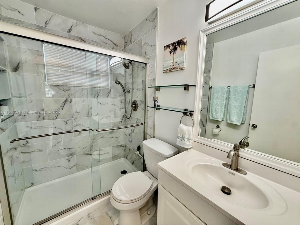 待售: $135,000 (1 贝兹, 1 浴室, 730 平方英尺)