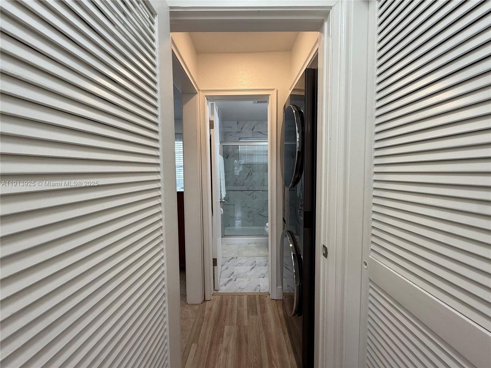 待售: $135,000 (1 贝兹, 1 浴室, 730 平方英尺)