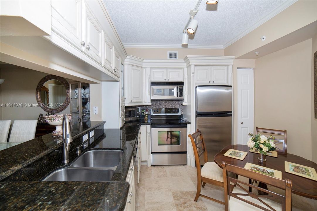 待售: $659,000 (2 贝兹, 2 浴室, 1116 平方英尺)