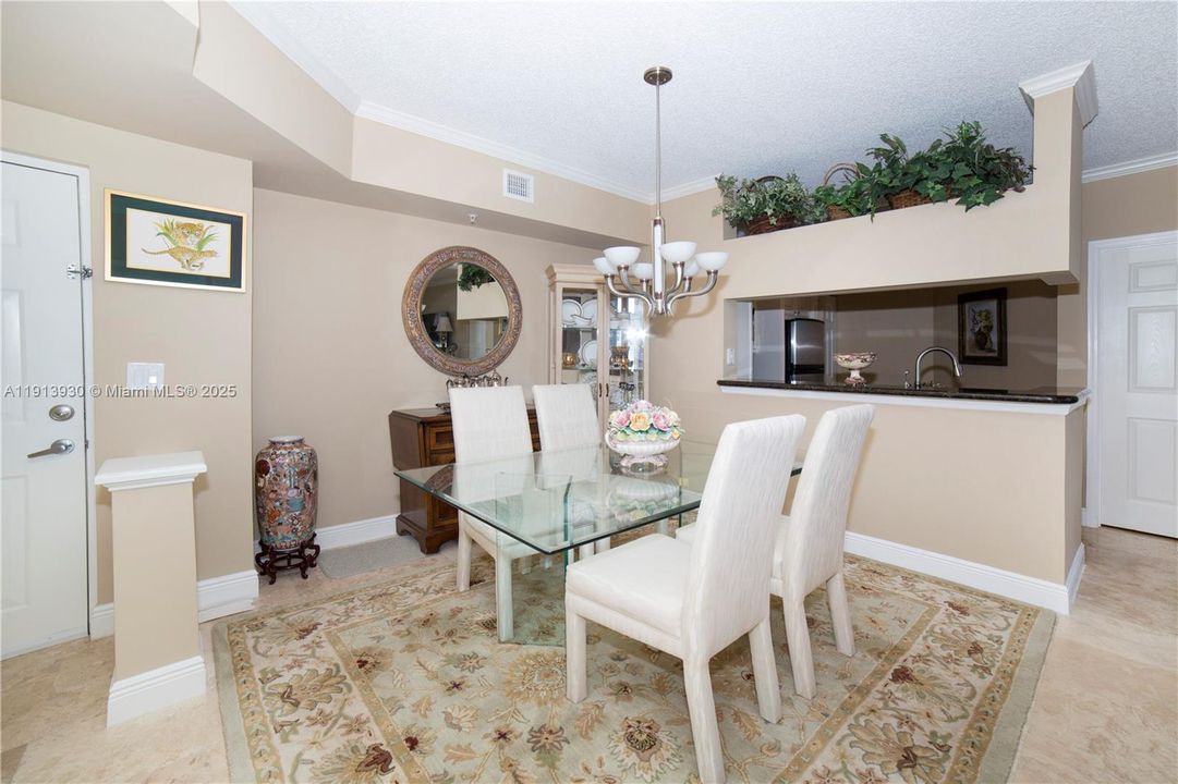 待售: $659,000 (2 贝兹, 2 浴室, 1116 平方英尺)