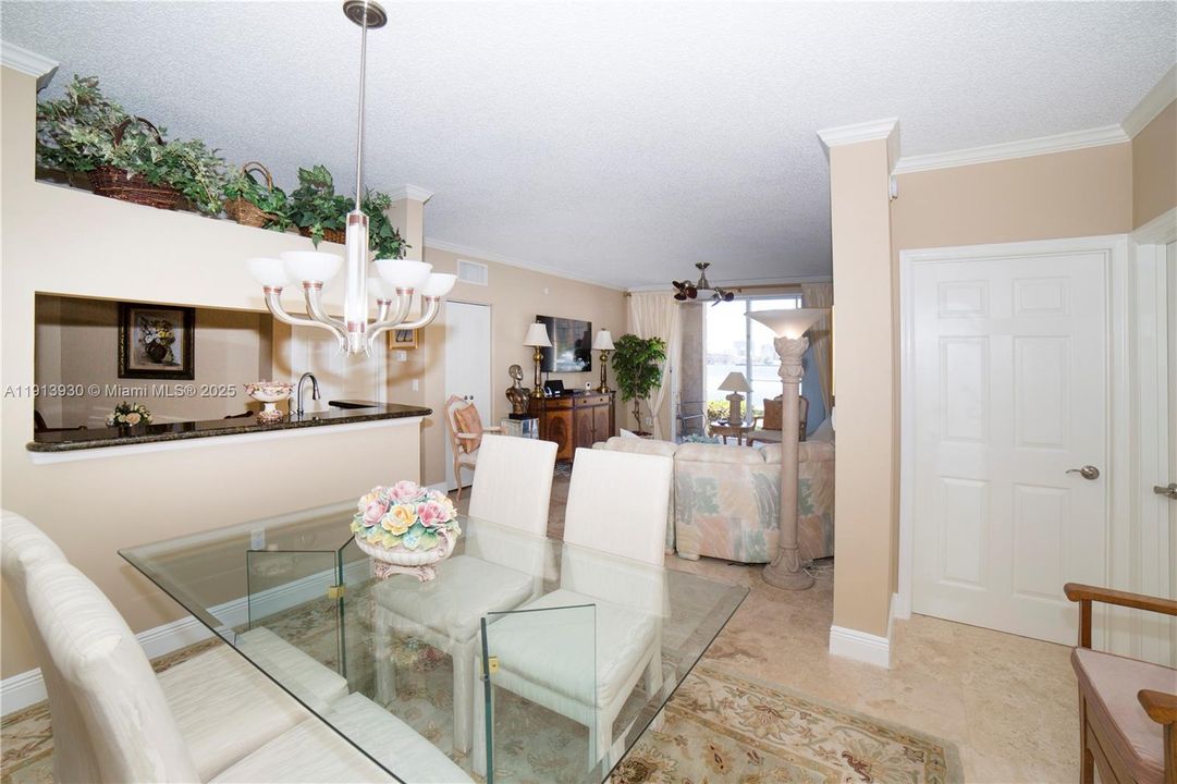 待售: $659,000 (2 贝兹, 2 浴室, 1116 平方英尺)