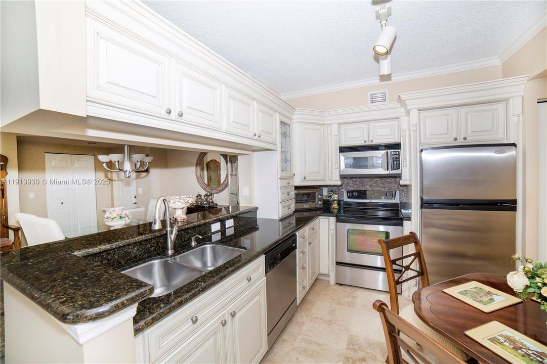 待售: $659,000 (2 贝兹, 2 浴室, 1116 平方英尺)