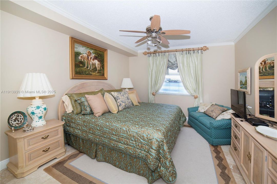 待售: $659,000 (2 贝兹, 2 浴室, 1116 平方英尺)