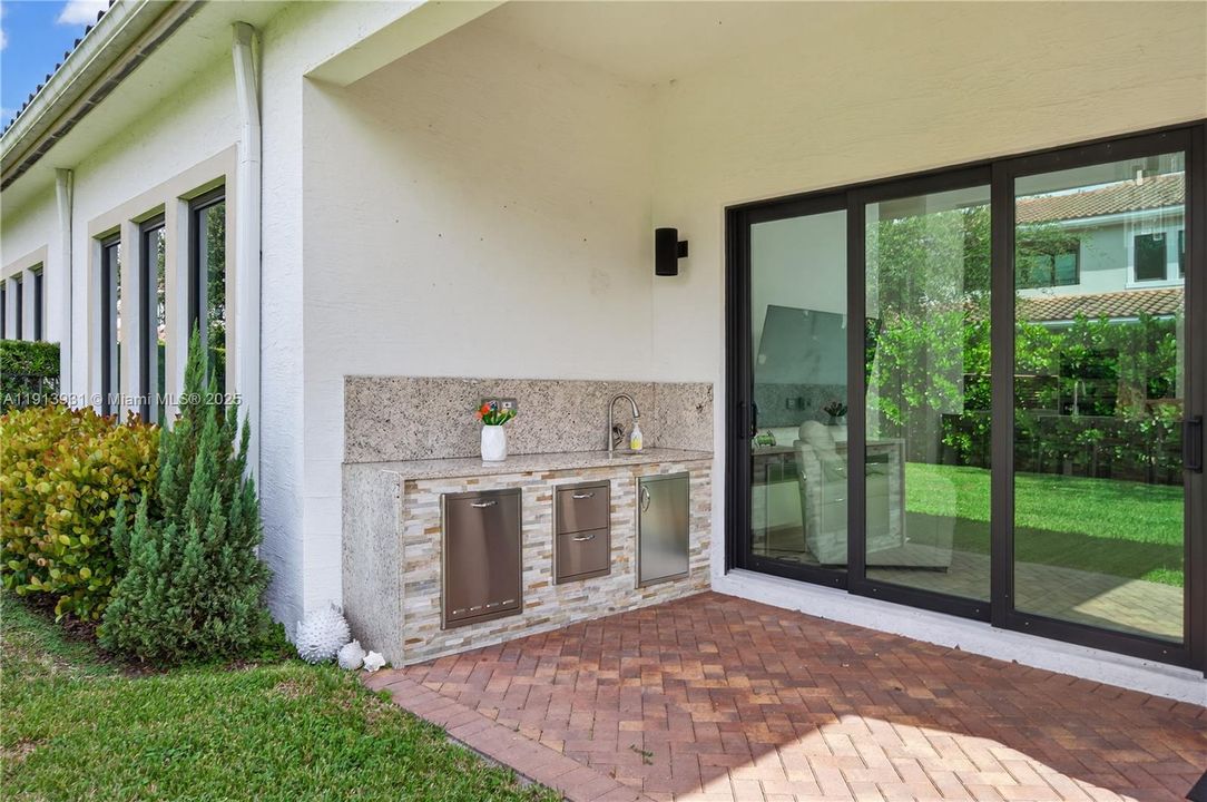 На продажу: $1,630,080 (3 спален, 3 ванн, 2602 Квадратных фут)