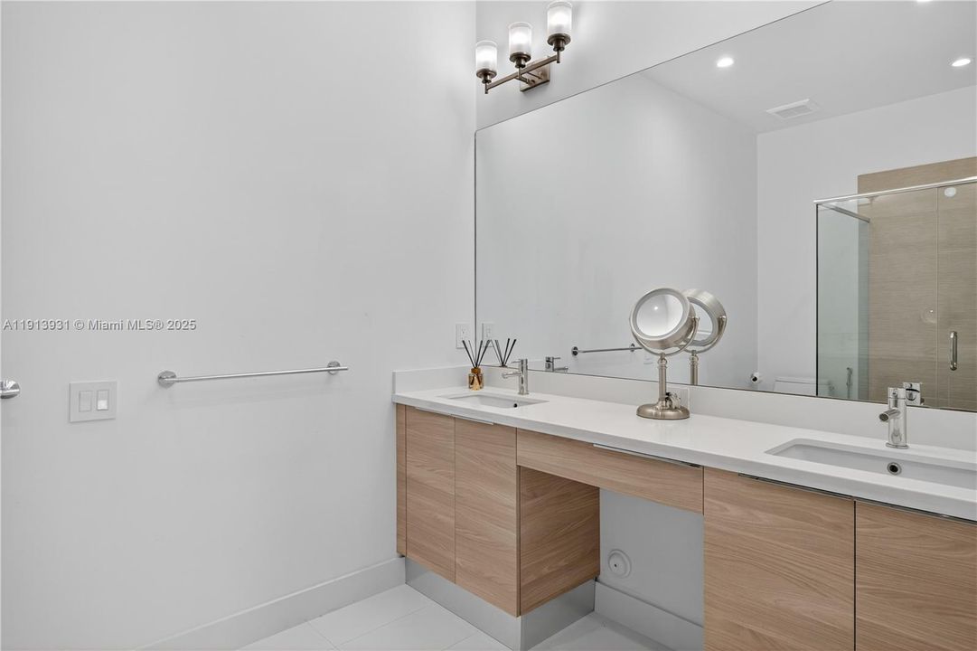 На продажу: $1,630,080 (3 спален, 3 ванн, 2602 Квадратных фут)