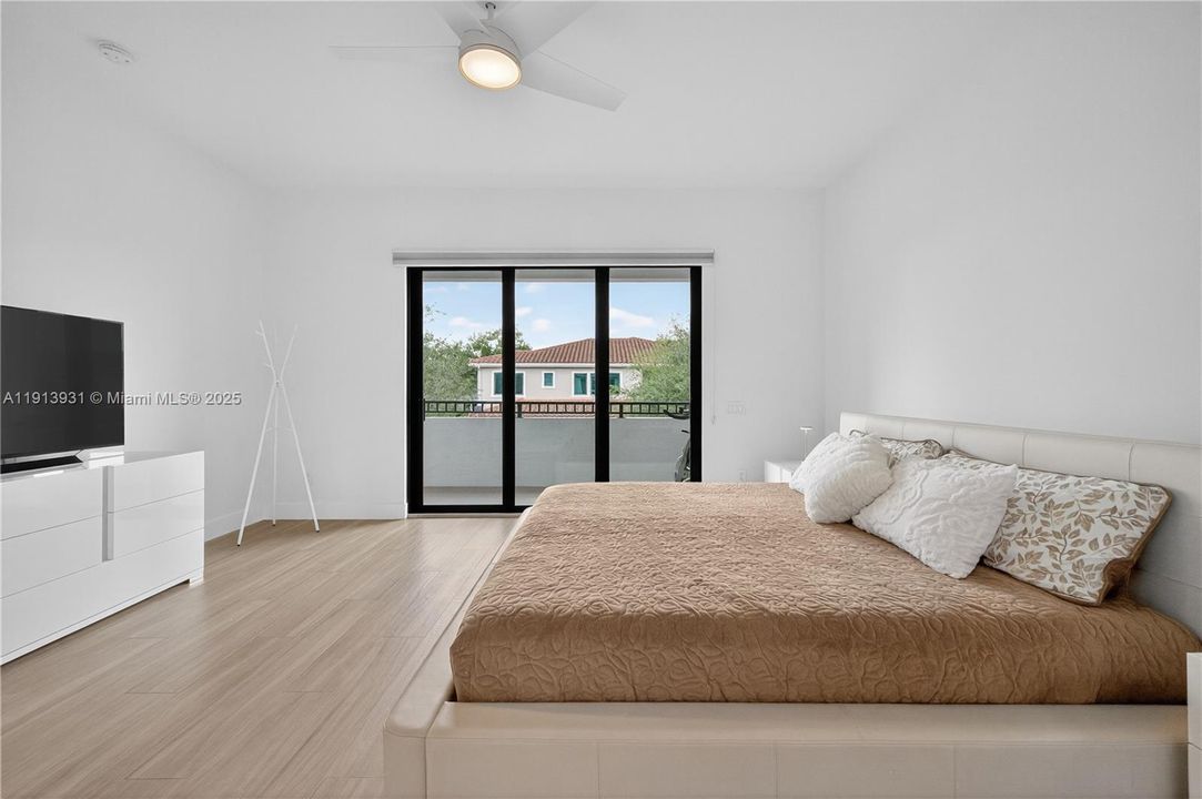 На продажу: $1,630,080 (3 спален, 3 ванн, 2602 Квадратных фут)