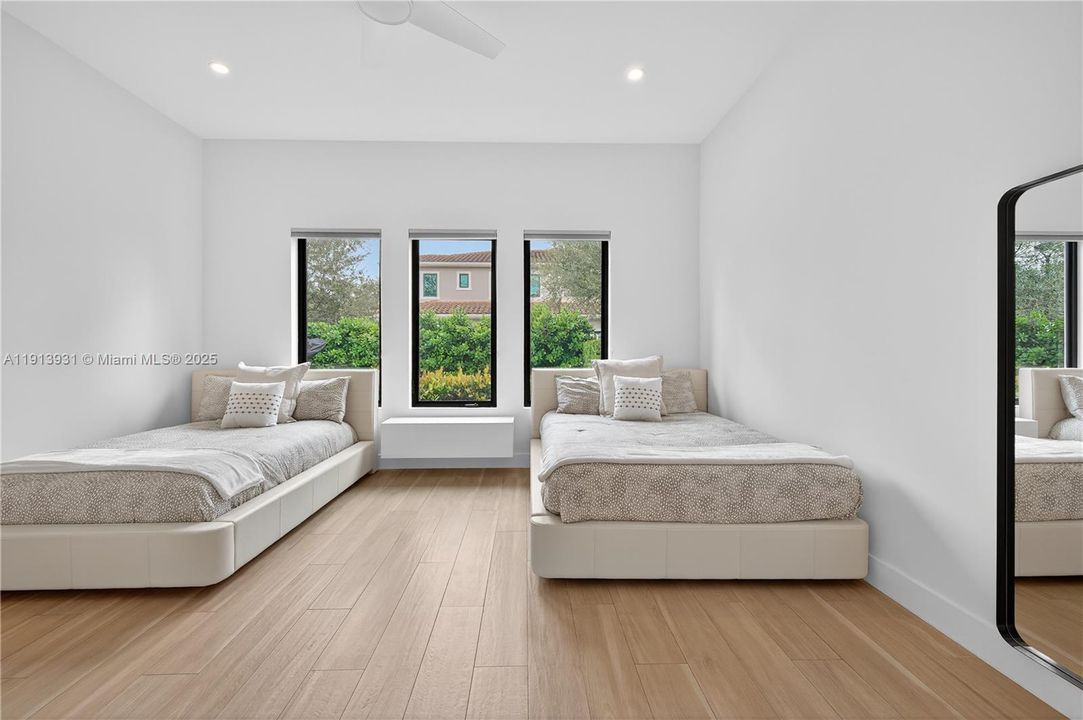 На продажу: $1,630,080 (3 спален, 3 ванн, 2602 Квадратных фут)