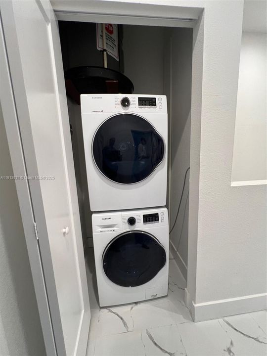 Active With Contract: $2,700 (3 beds, 2 baths, 1847 Square Feet)