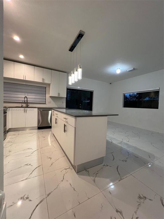 Active With Contract: $2,700 (3 beds, 2 baths, 1847 Square Feet)