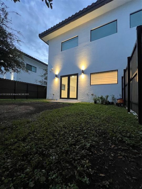 Active With Contract: $2,700 (3 beds, 2 baths, 1847 Square Feet)