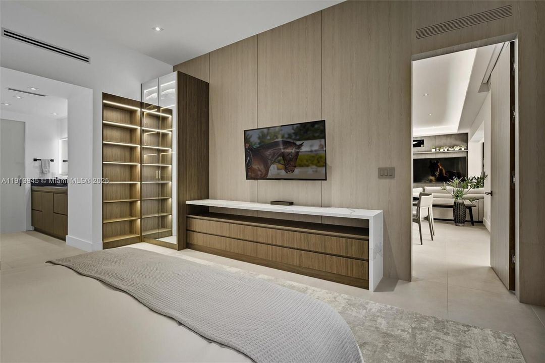 出租: $19,000 (2 贝兹, 2 浴室, 1640 平方英尺)