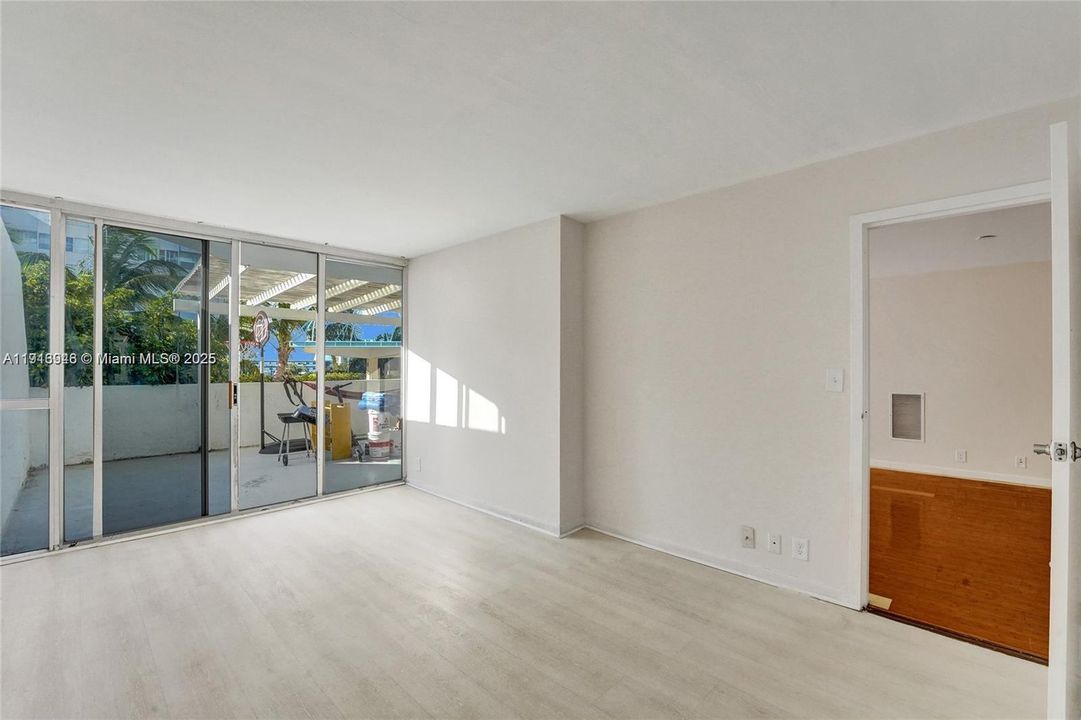 For Sale: $399,000 (2 beds, 2 baths, 1030 Square Feet)