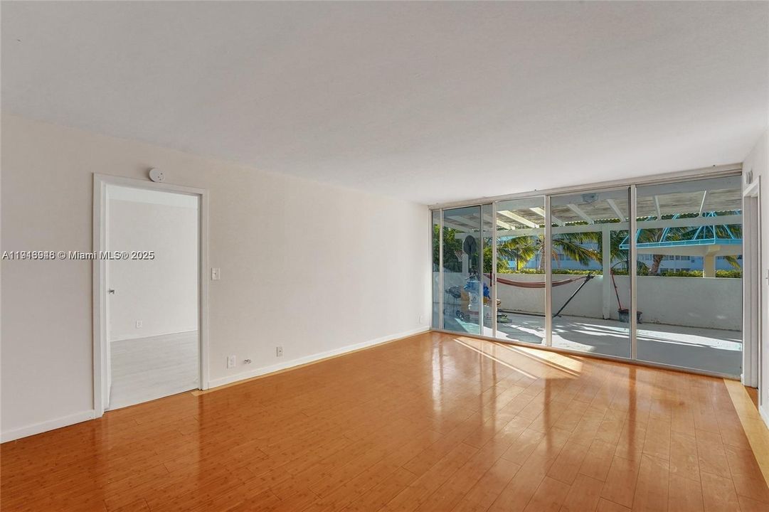 For Sale: $399,000 (2 beds, 2 baths, 1030 Square Feet)