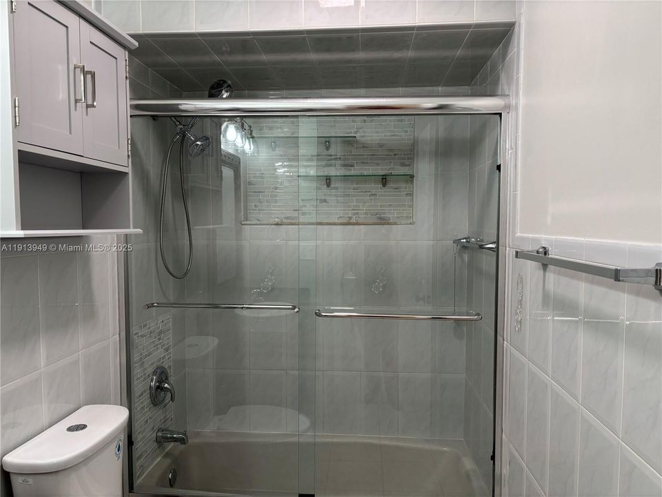 出租: $3,575 (4 贝兹, 2 浴室, 1608 平方英尺)