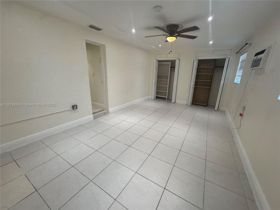 出租: $3,575 (4 贝兹, 2 浴室, 1608 平方英尺)