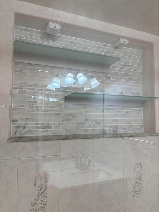 出租: $3,575 (4 贝兹, 2 浴室, 1608 平方英尺)