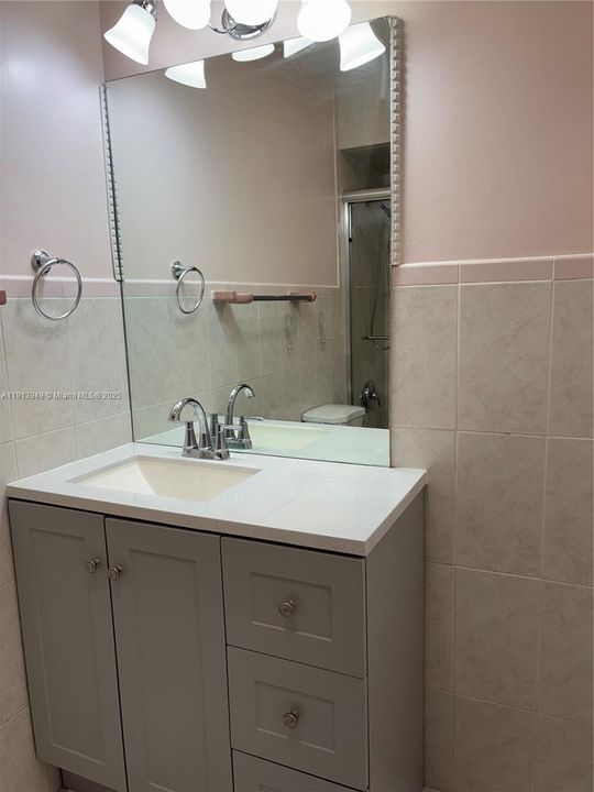 出租: $3,575 (4 贝兹, 2 浴室, 1608 平方英尺)