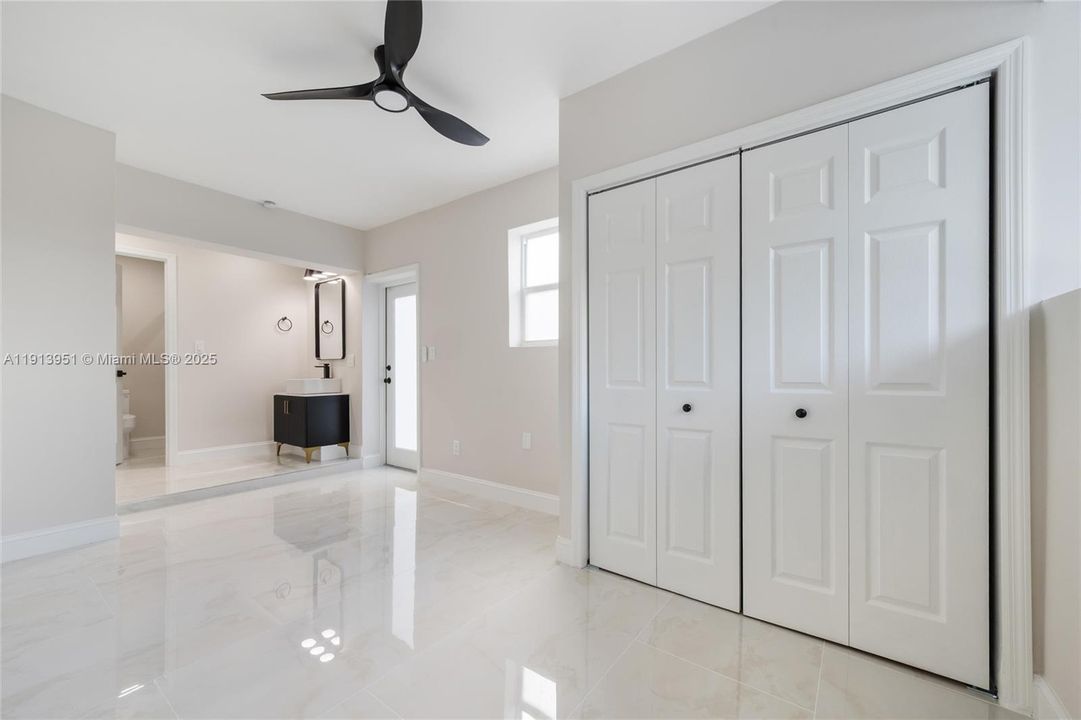 Active With Contract: $649,900 (3 beds, 3 baths, 1212 Square Feet)