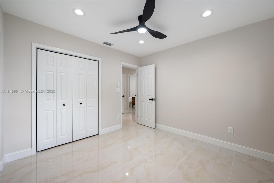 Active With Contract: $649,900 (3 beds, 3 baths, 1212 Square Feet)