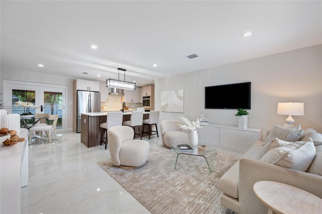 Active With Contract: $649,900 (3 beds, 3 baths, 1212 Square Feet)