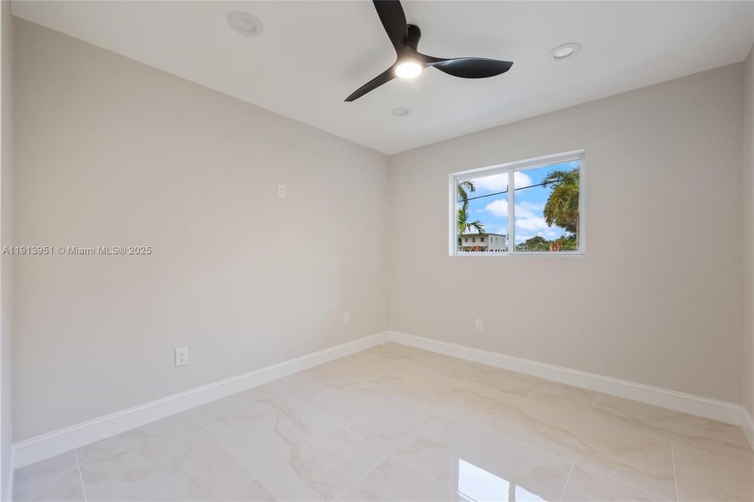 Active With Contract: $649,900 (3 beds, 3 baths, 1212 Square Feet)