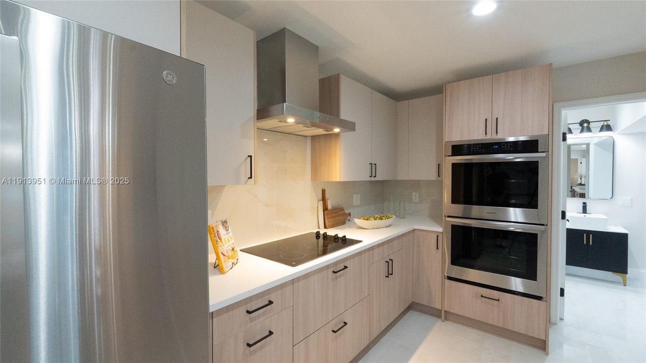 Active With Contract: $649,900 (3 beds, 3 baths, 1212 Square Feet)