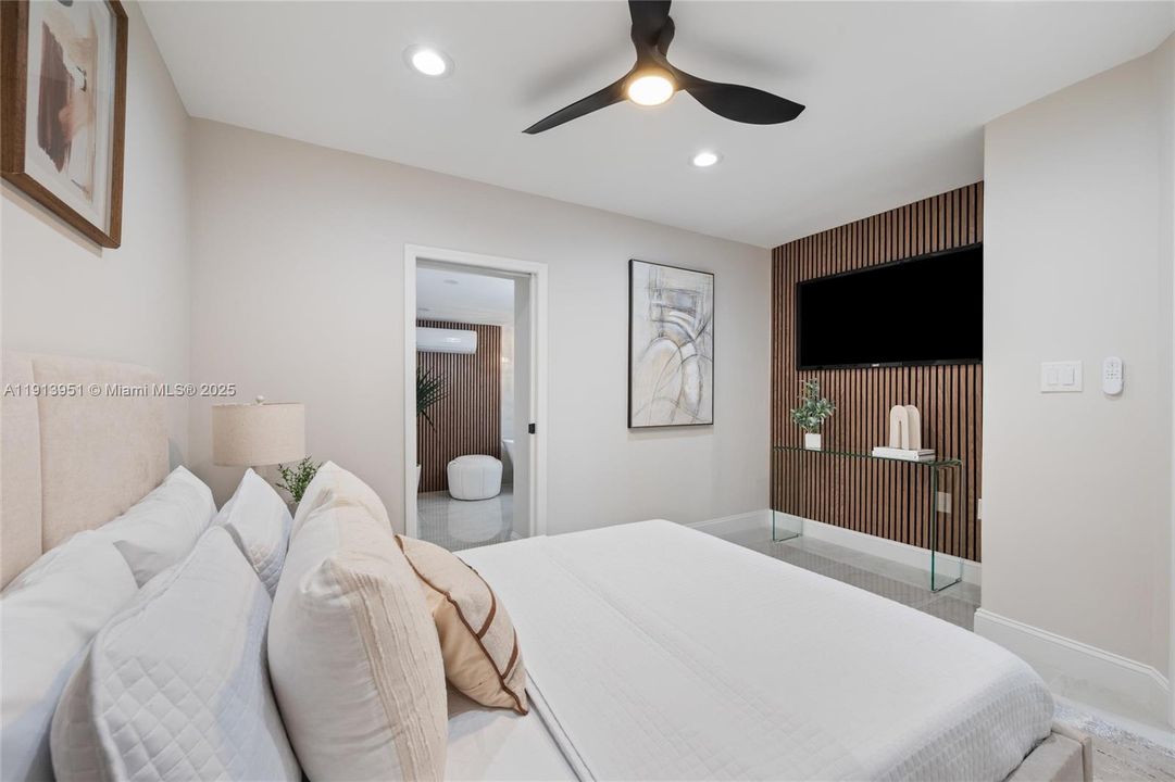 Active With Contract: $649,900 (3 beds, 3 baths, 1212 Square Feet)