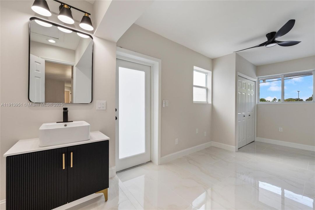 Active With Contract: $649,900 (3 beds, 3 baths, 1212 Square Feet)