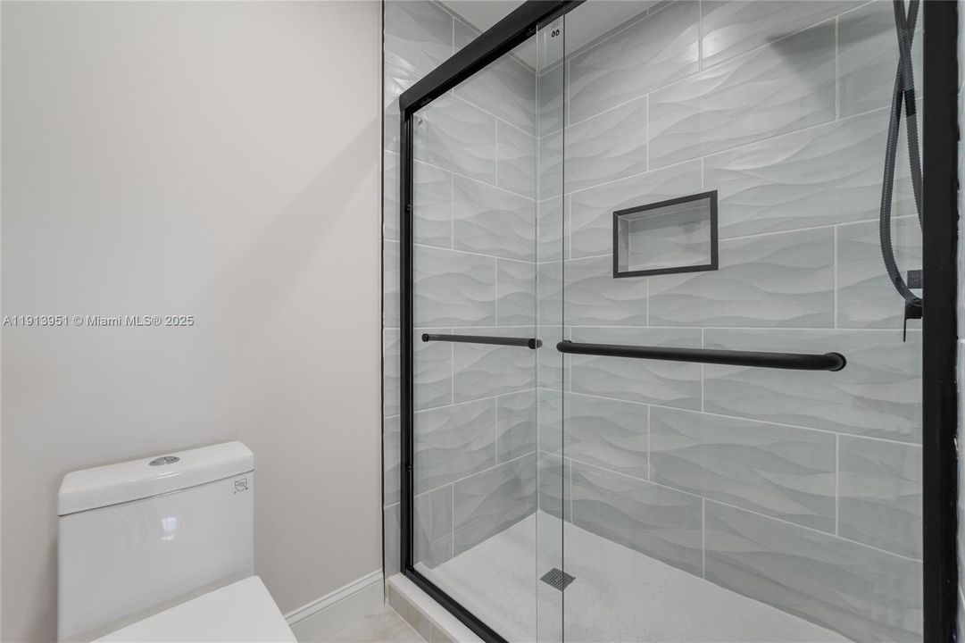 Active With Contract: $649,900 (3 beds, 3 baths, 1212 Square Feet)