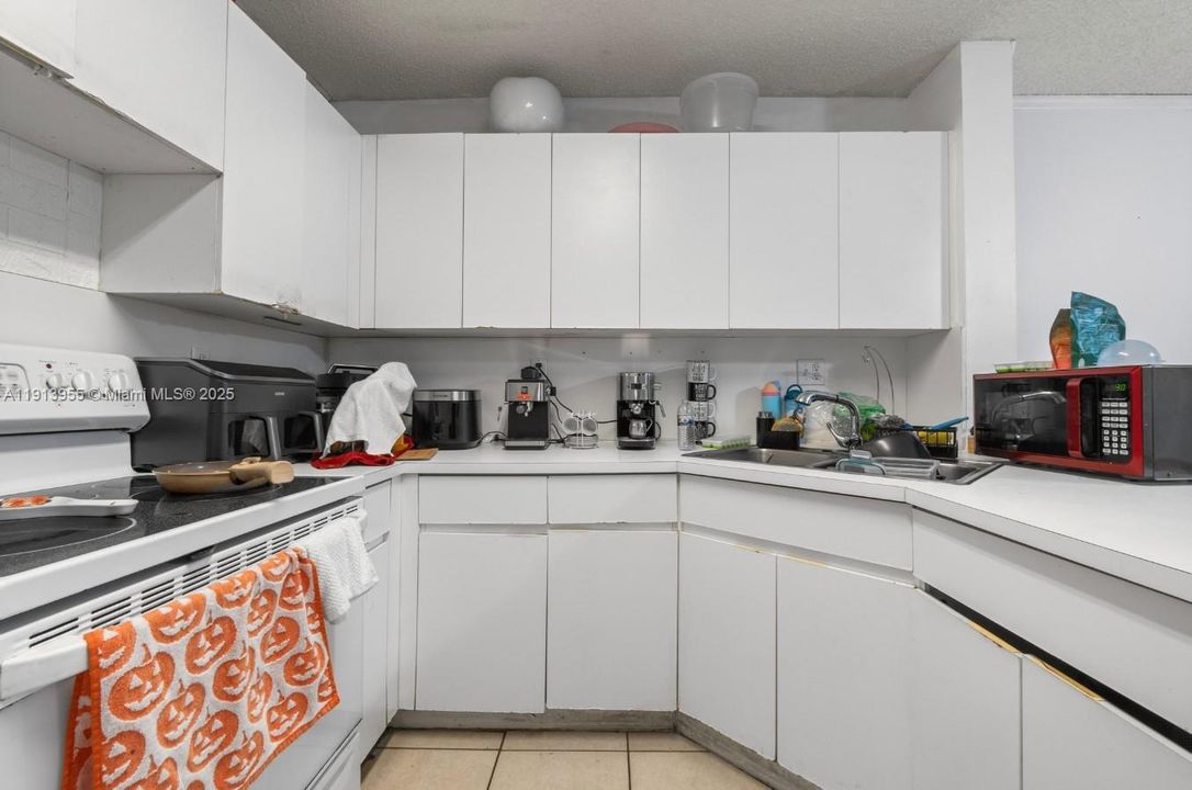 En Venta: $295,000 (2 camas, 2 baños, 1200 Pies cuadrados)