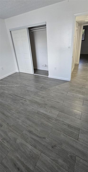 Active With Contract: $1,900 (2 beds, 1 baths, 750 Square Feet)